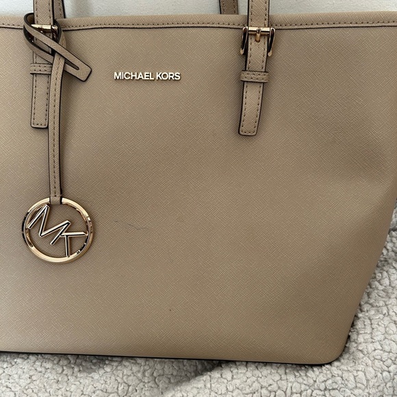 Michael Kors Jet Set Top Zip Tote - Picture 2 of 11